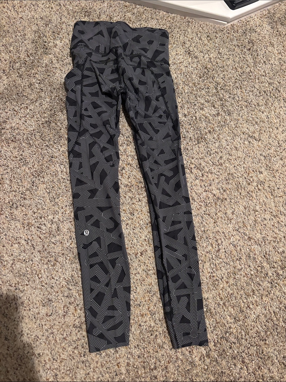 Lululemon High-rise Black Geo Print Active Leggings Size 2